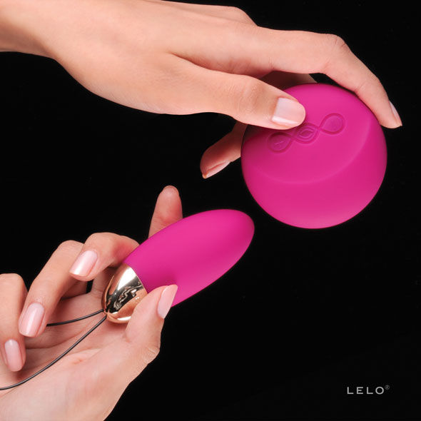 Oeuf de massage cerise lyla 2 insignia design edition